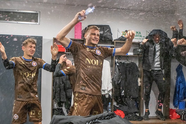 进能够即插 进能够即插