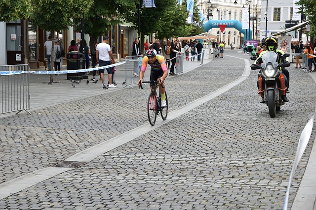 表現與集體 表現與集體